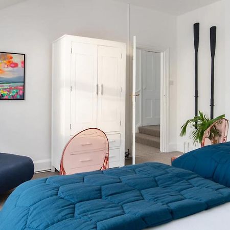 דיל Tranquil Beachfront Beautiful 2-Bed Apartment מראה חיצוני תמונה