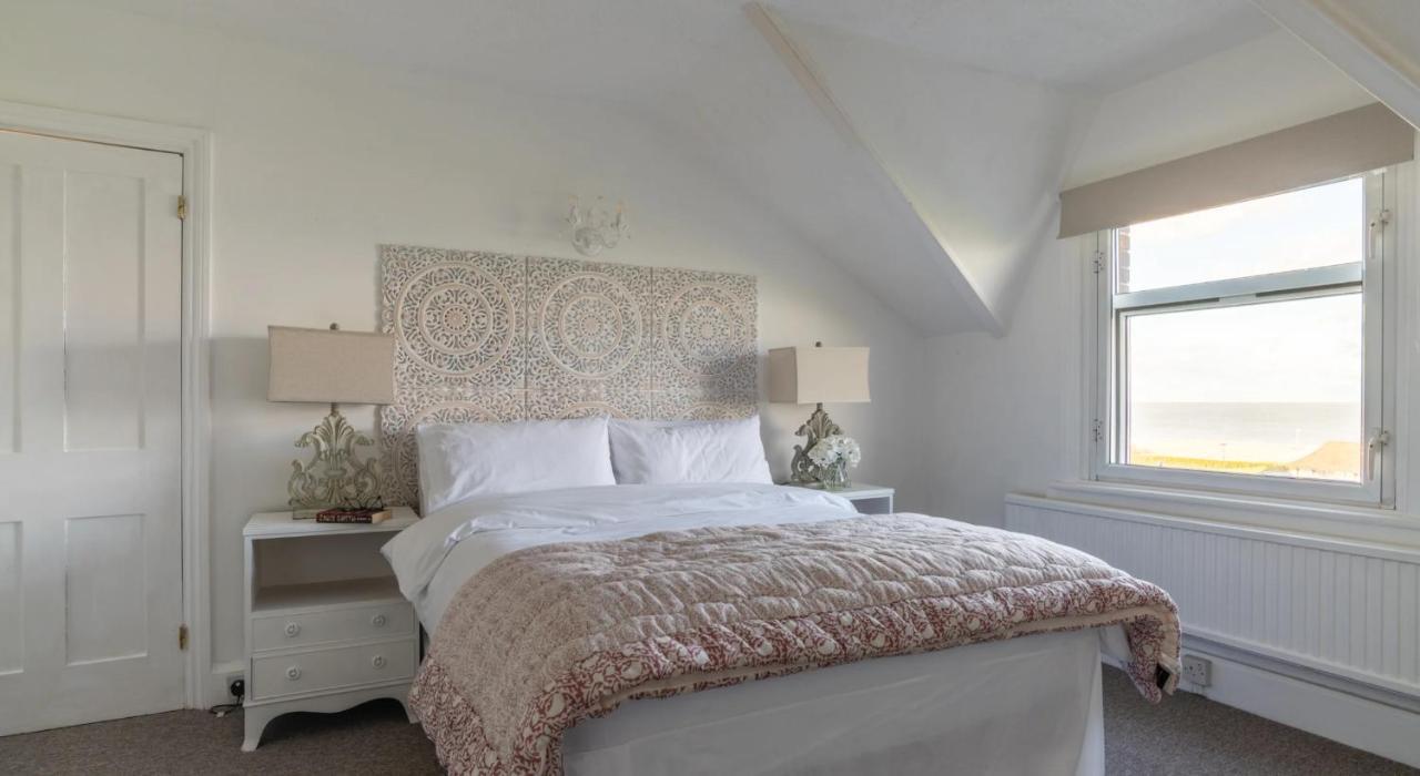 דיל Tranquil Beachfront Beautiful 2-Bed Apartment מראה חיצוני תמונה